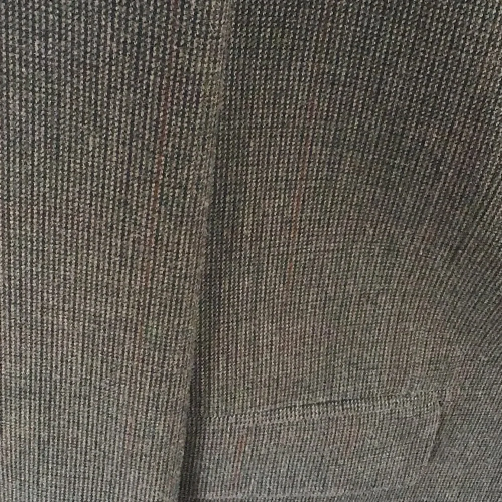 Silk and wool blend two button Versini sports coat Size 42 Short